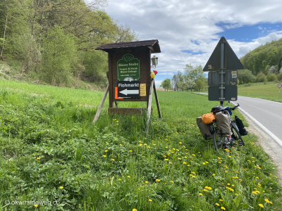 Fahrradtour-Steiler-Aufstieg-auf-Huegelstein-Bodensee