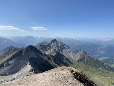 Panoramablick_Alpenblick_Graubuenden_Wanderung