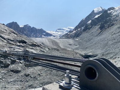 Gletscher_Berge_Combin_Corbassiere_Haengebruecke