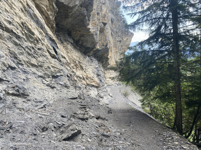 gefaehrlicher-Abschnitt-Steinschlag-Crans-Montana-Suonenweg