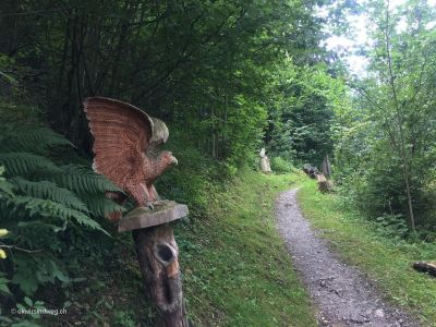 Skulptur-auf-dem-Skulpturenweg-Frutigen