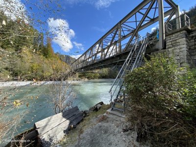 Bruecke-ueber-die-Rhein-in-der-Rheinschlucht