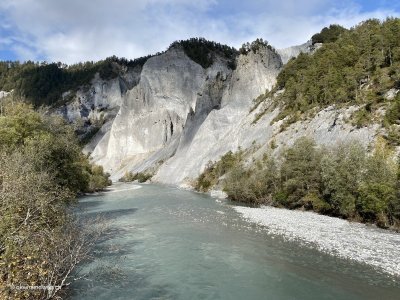 Wassser-Fluss-Schlucht-Schweiz