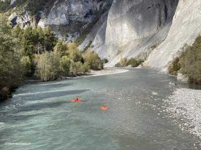 Kanufahrt-auf-dem-Rhein-in-der-Rheinschlucht