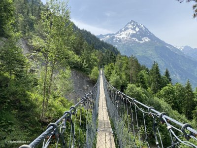 Bristen_Hoehenwanderweg_Haengebruecke