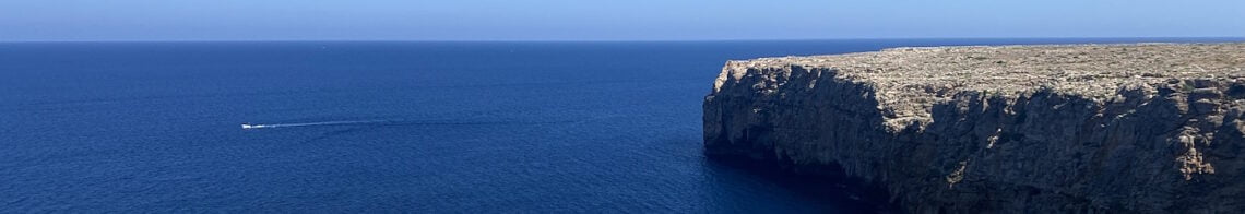 Menorca-Sicht-auf-das-Meer_1380x400