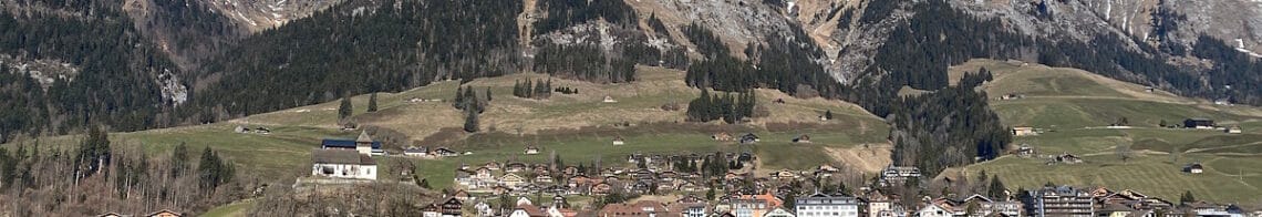 Naturpark Gruyere, Château d-Oex_Panorama