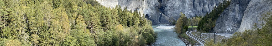 Wanderung durch Rheinschlucht Ruinaulta 1380x400